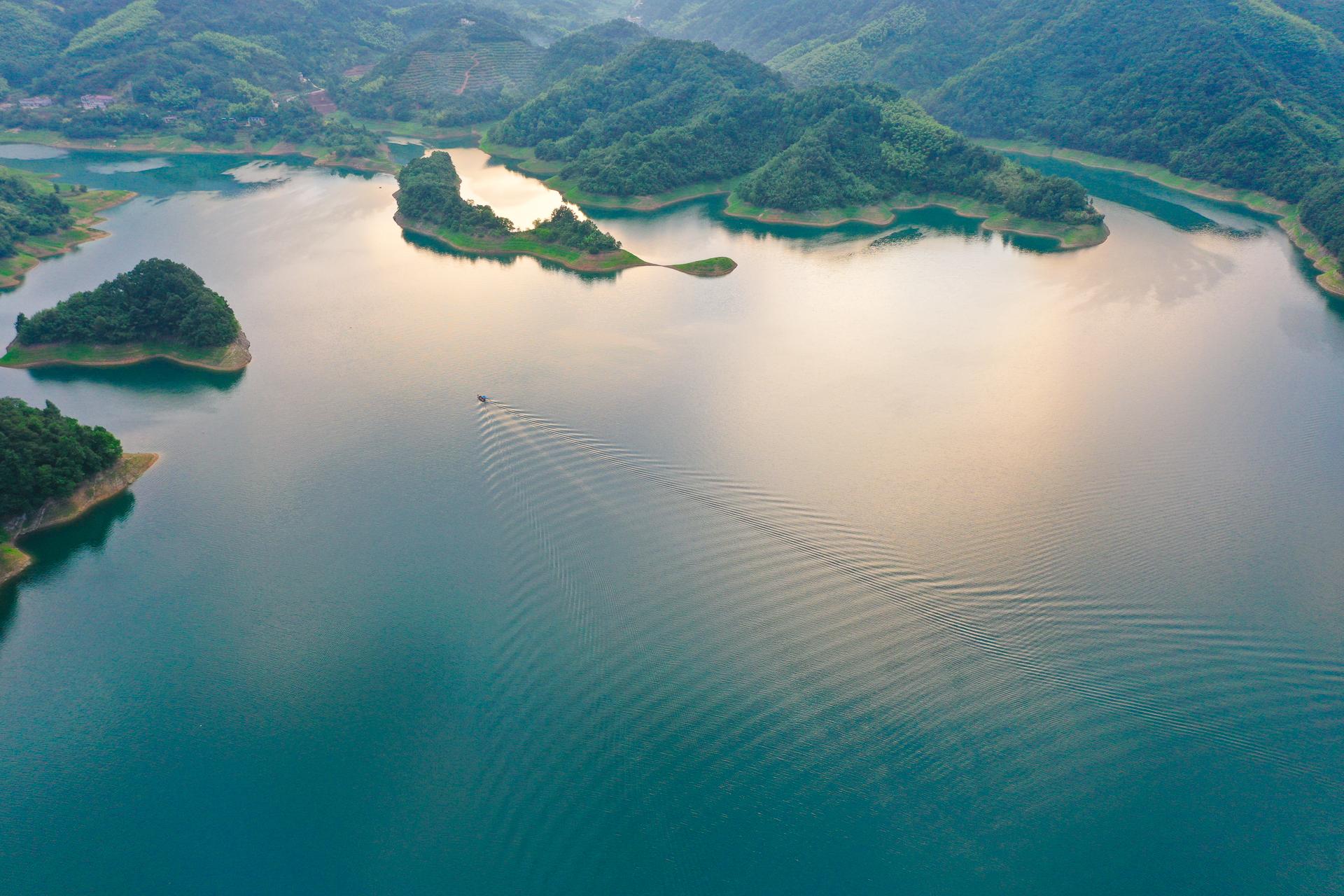 六安梅山水库风景区图片