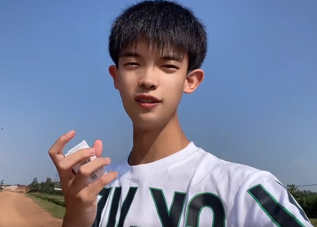 "最惨网红"苏小宇,粉丝百万却靠捡垃圾为生,网友求他接广告!