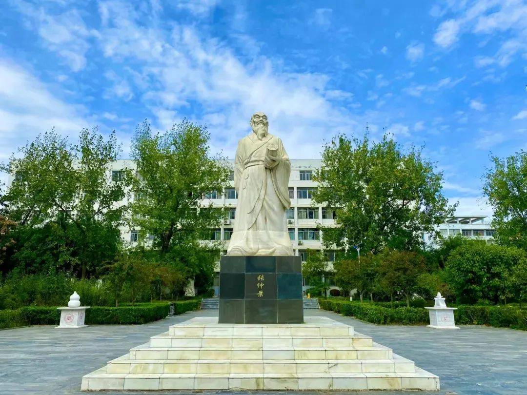 南阳理工学院:校园雕塑与石刻,你不知道的那些事?