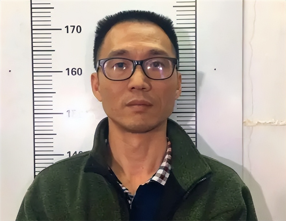 1995年,高材生陈恂敏抢劫银行1500万,隐藏21年却因同伙自首暴露