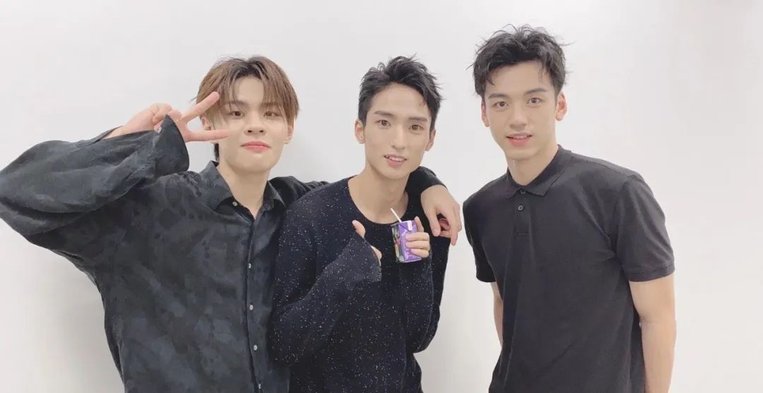 帅到跟杨洋并称为军艺双子星,比脸还好看的,是他的身体