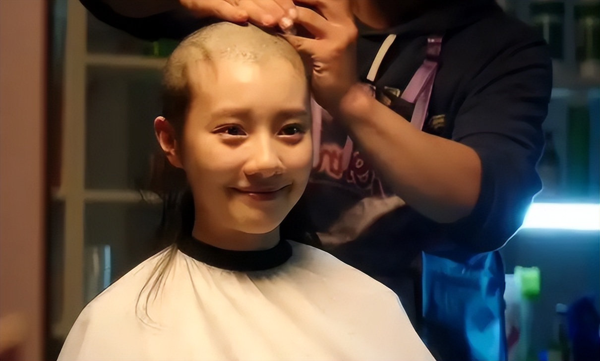 氧气美女王鹤润:为拍戏剪光头,出演《知否》爆红