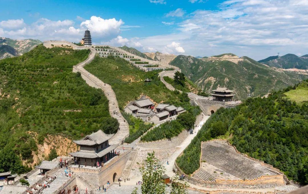预约,错峰"工作要求,为游客营造安全有序,文明和谐的旅游环境,雁门关