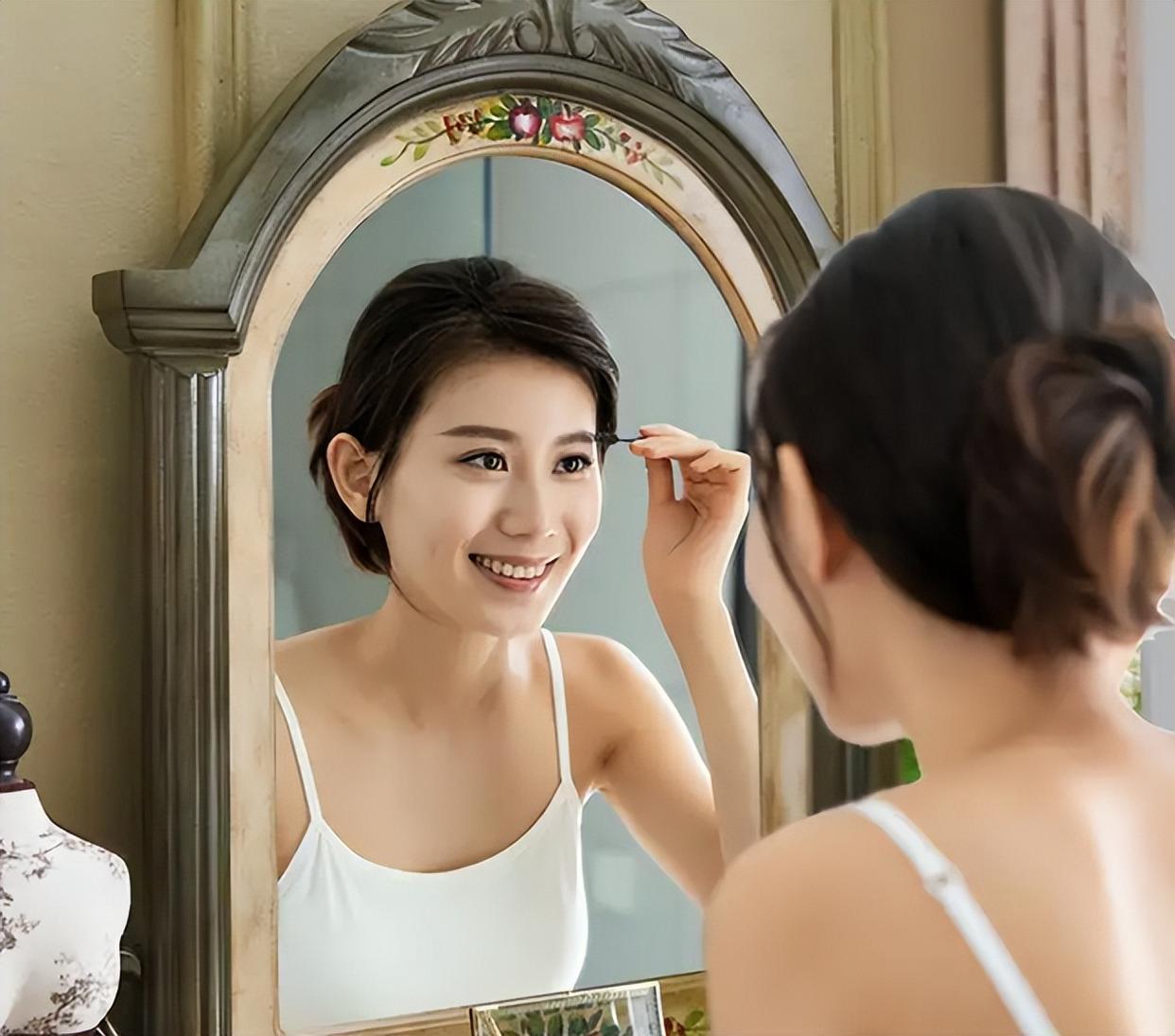 女生使用"精华"的时候,要注意这四个误区,皮肤越来越白皙细腻