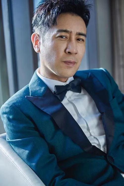 "大器晚成"的8位中年男演员:有人迷上整容,有人沦为笑柄