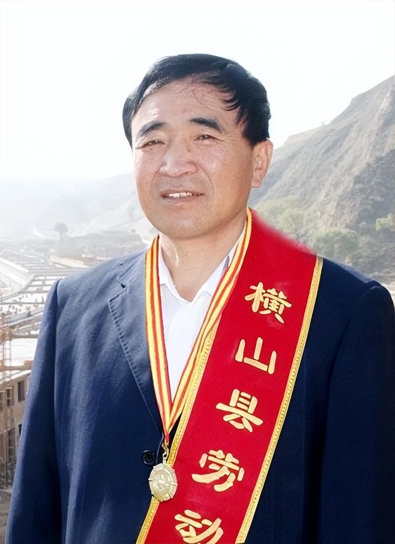横山扫黑"迷雾" 谁是王成宝背后的"保护伞"