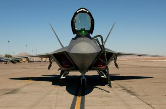 歼20空重优先于f22,可保障超巡能力,f22存在明显差距