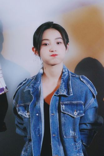 张子枫是哪个公司的艺人?她的演技之路有多不容易?