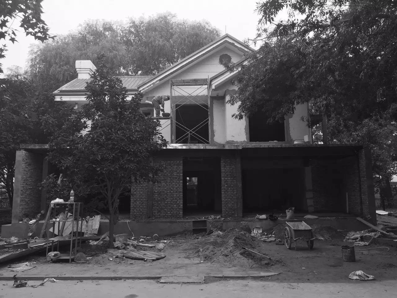 重庆富豪,曾经每月生活费20万,破产后妻离子散,欠债1.2亿天天直播