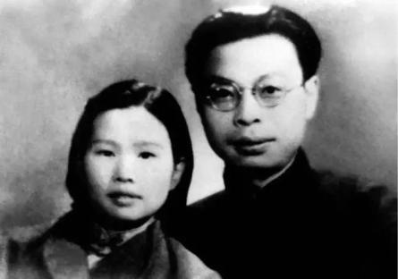 【党史百年·英模事迹】周文雍,陈铁军夫妇:爱情在战火中永生