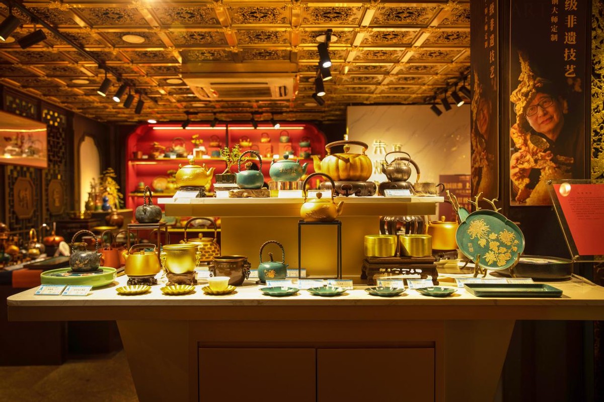 铜雕泰斗朱炳仁,叒叕带生肖铜摆件上春晚