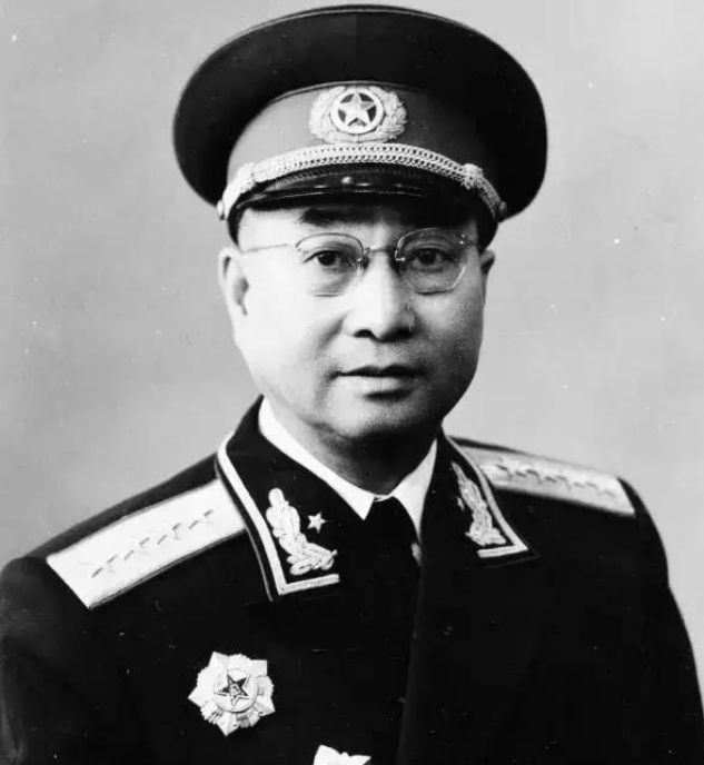 51年鲍君甫被判枪决,伟人连夜急电:立刻释放,他到底有什么来头