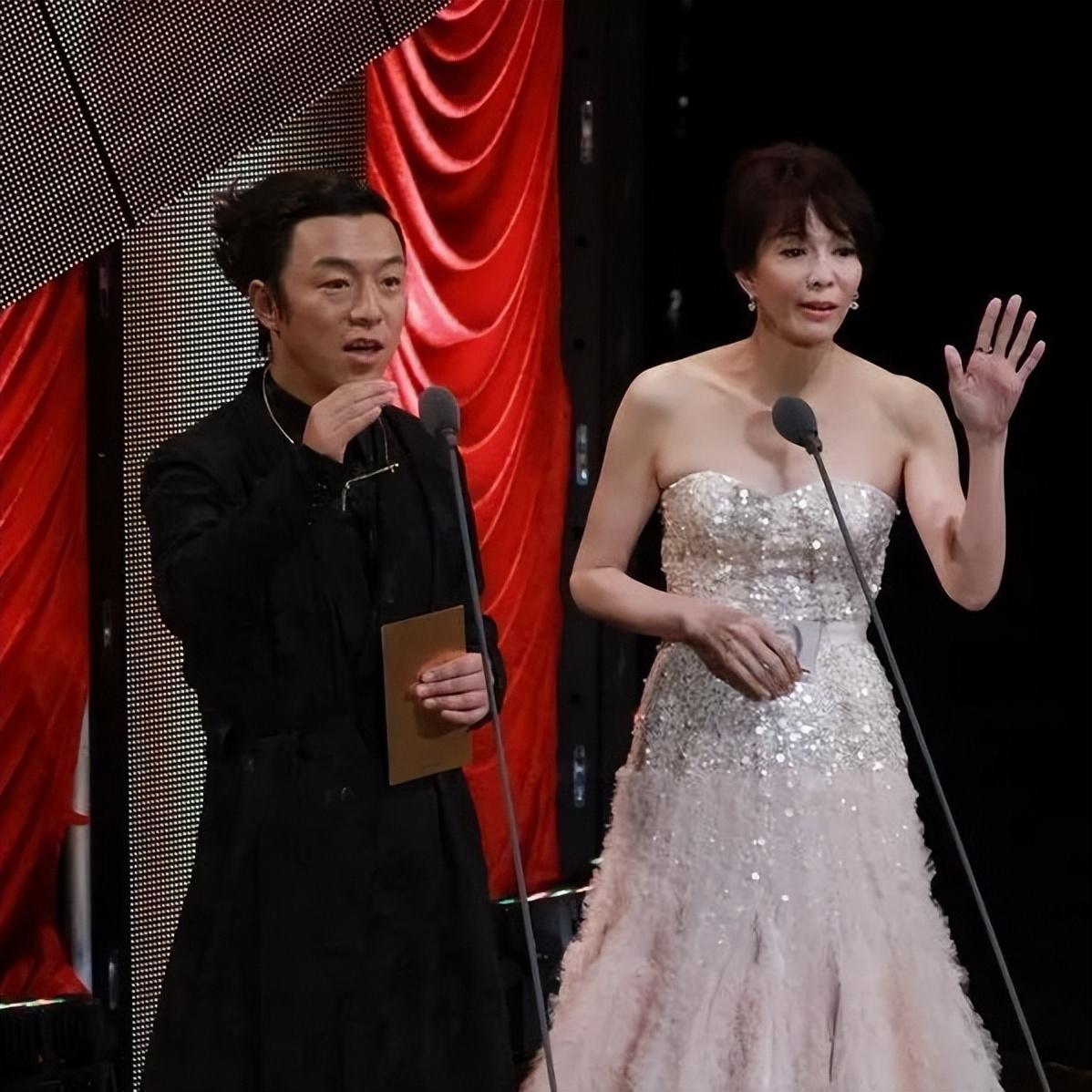 黄渤如果不是成名,估计"丑"的也很难找到女朋友吧