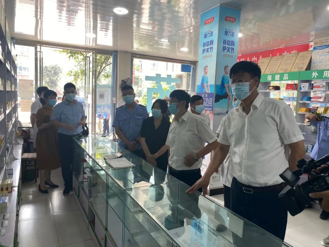 阜阳市人大常委会主任胡明莹到阜南县督导常态化疫情防控工作