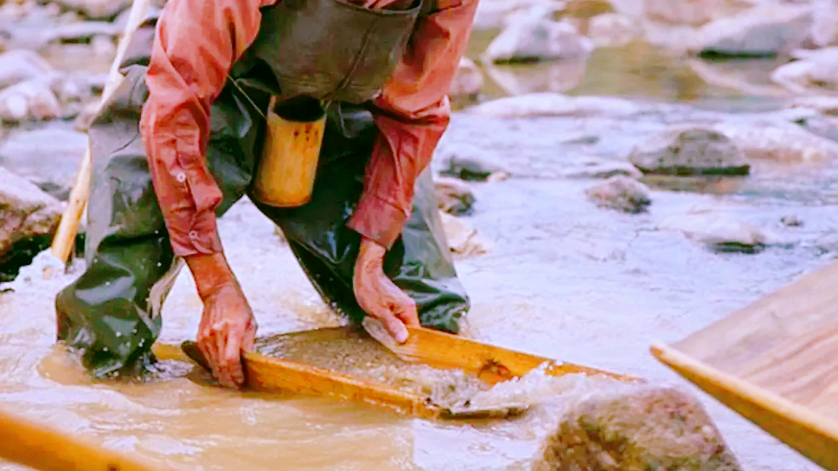 四川"土豪河",是著名的淘金点,这些黄金从哪来?