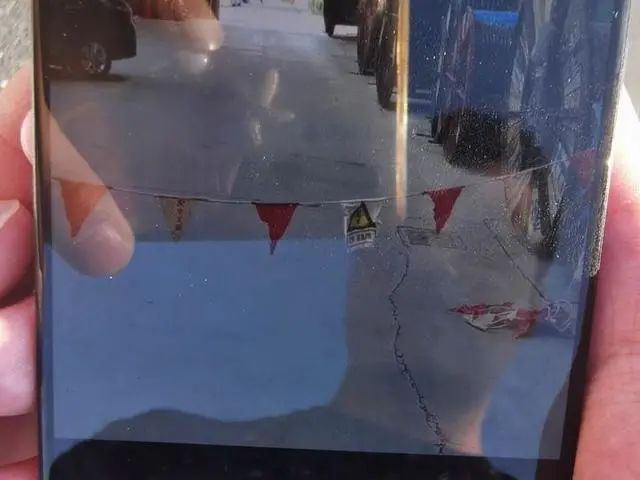 警戒线|飞来横祸！24岁姑娘骑电动车惨遭“割喉”，罪魁祸首万万想不到