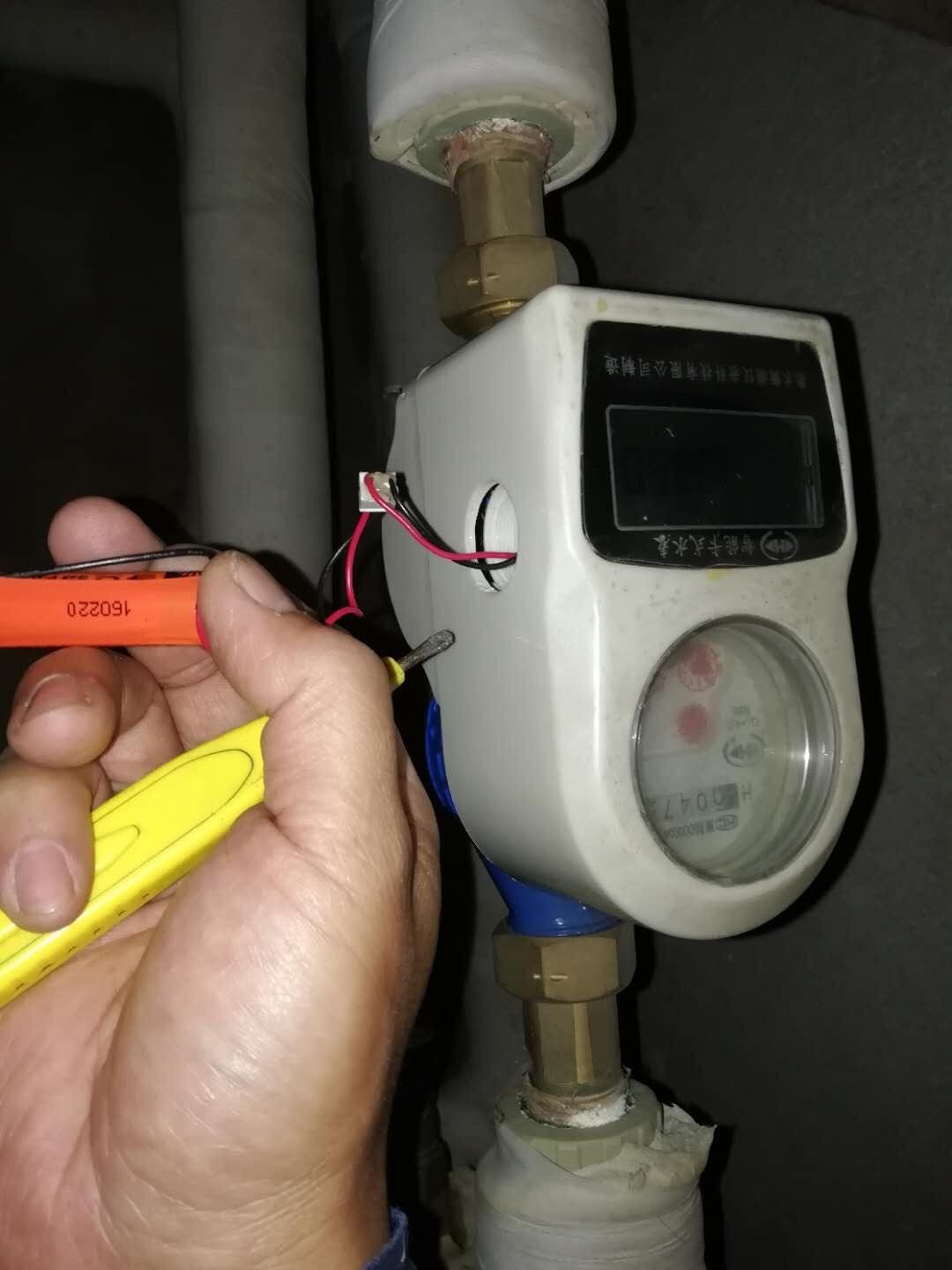 ic卡智能水表如何手动更换电池?