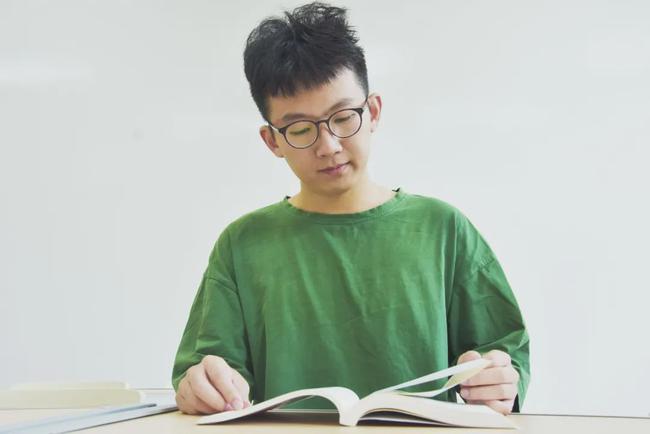 为何孩子初一是学霸,初二就成了学渣?班主任:早就露出端倪了