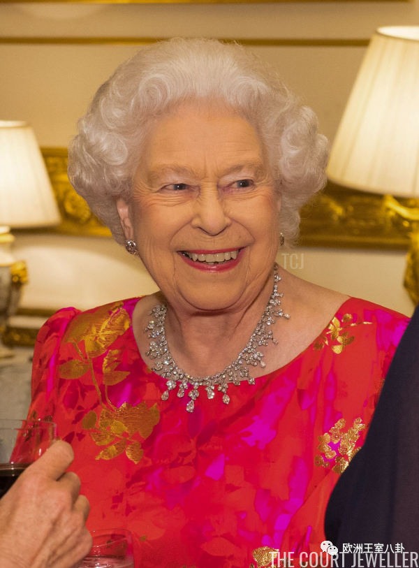 那些年英女王伊丽莎白二世戴过的华丽项链:钻石篇