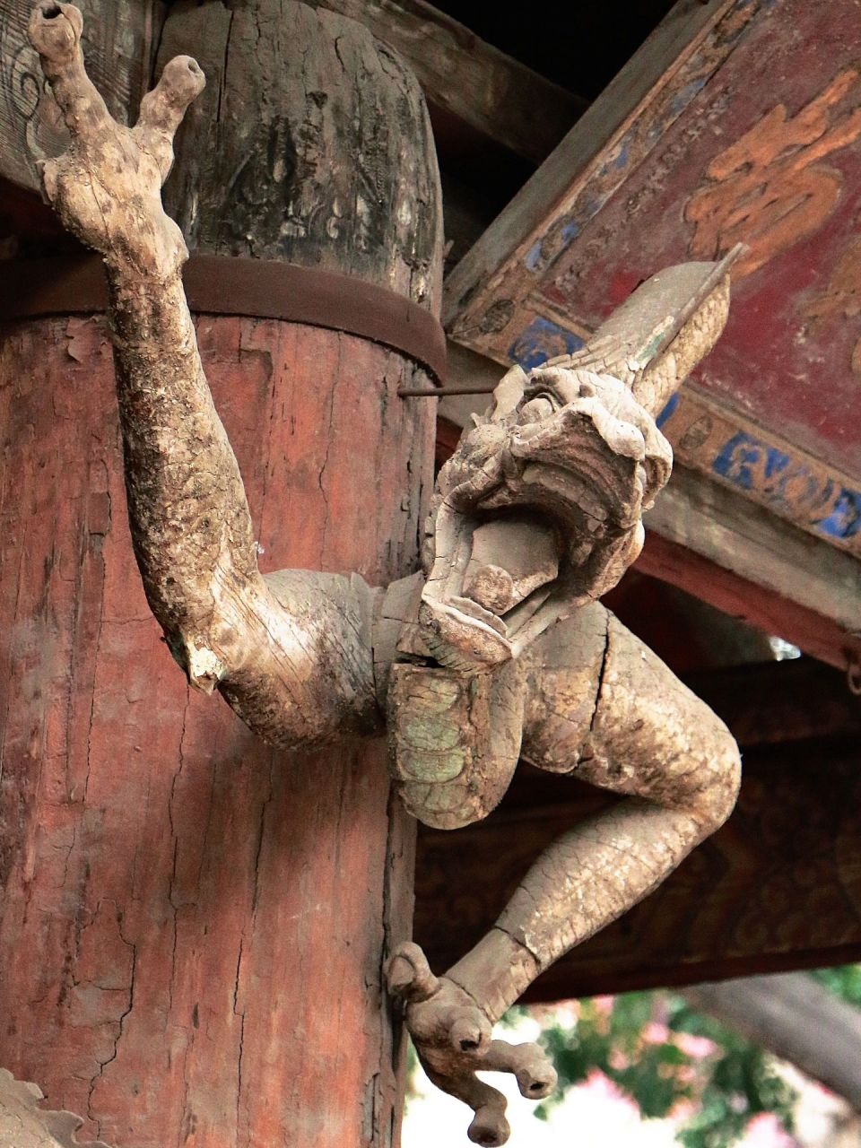 看见北宋匠人的想象力 去山西太原晋祠之前已经对木雕盘龙有所耳闻,但