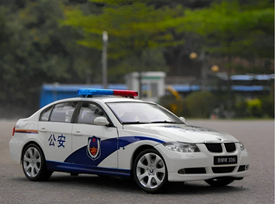 中国警车"大换新",丰田大众被淘汰,新车更彰显大国风范!