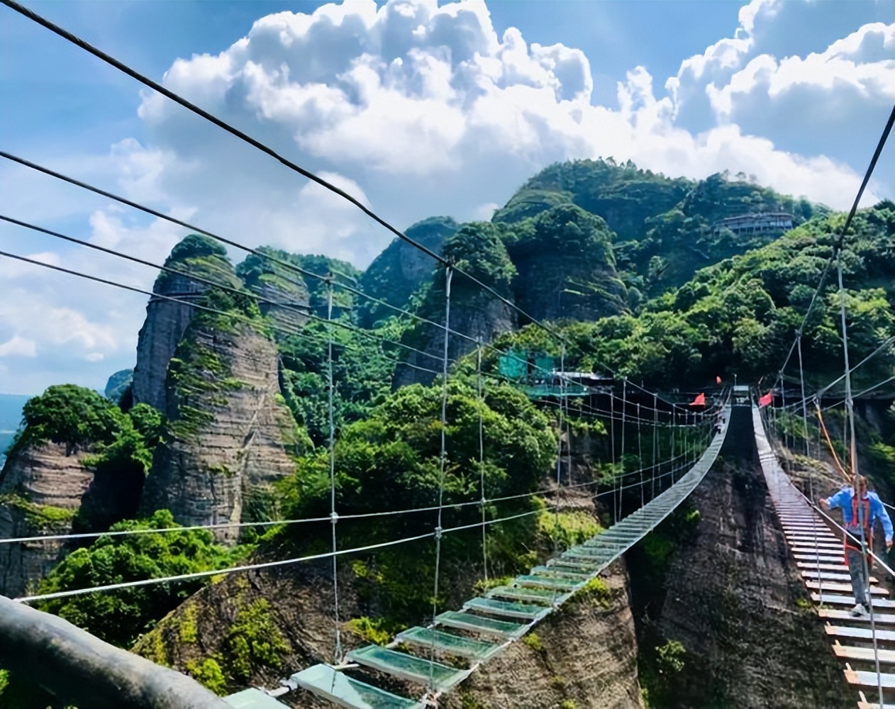 江西有座南武当山,拥有丹霞与佛教相结合的国家级旅游景区