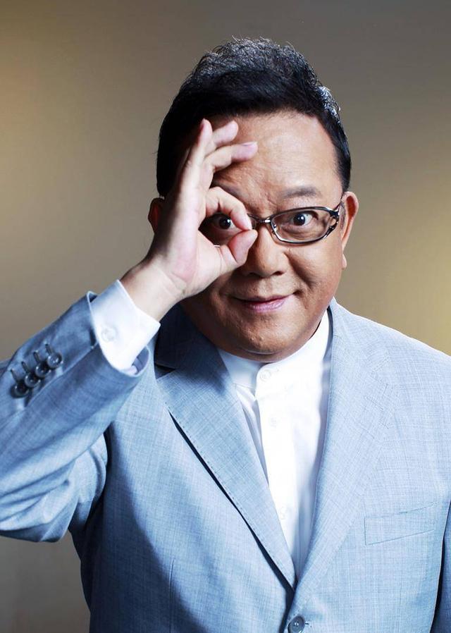 王刚太幸运:11岁意外收到回信改变一生,一锤砸两亿古董不用赔