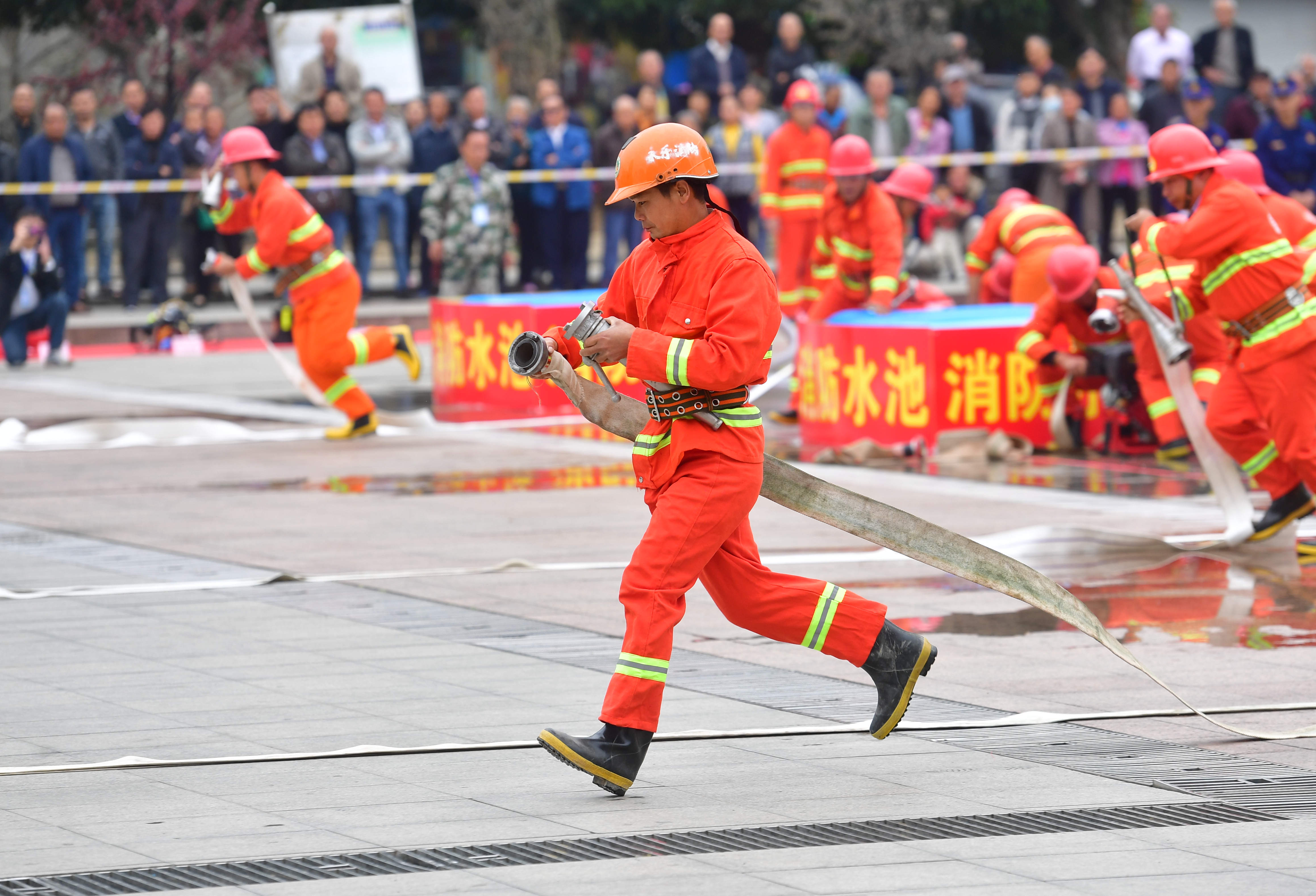 广西融水:消防技能大比武(2)