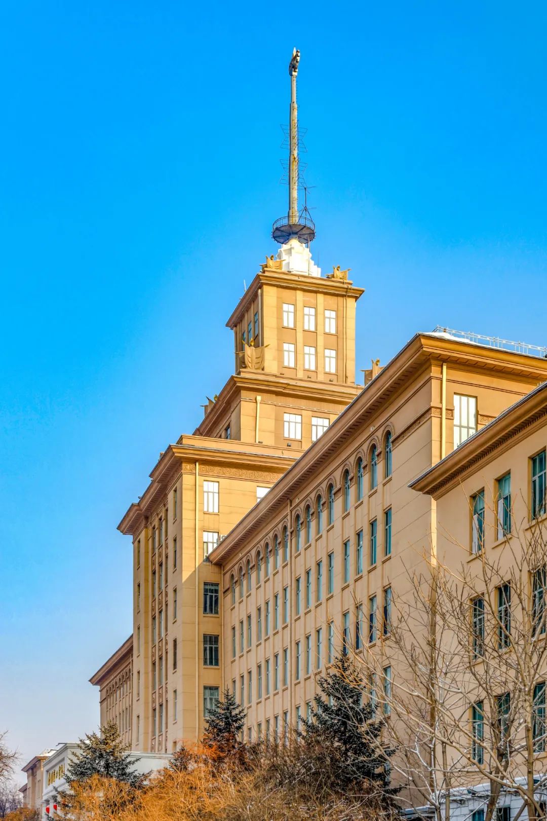 惊艳了:雪后的哈尔滨工业大学校园,真美!(多图)!