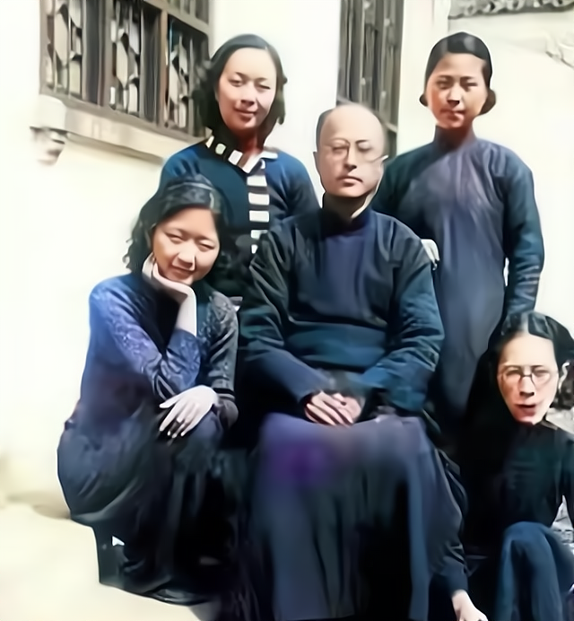 36岁的陆英生完14个孩子后,把所有保姆叫过来,给了每人8年工资