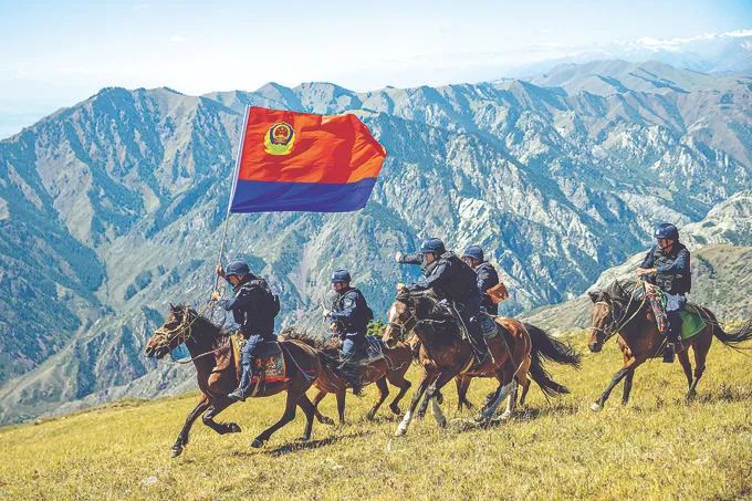 看忠诚之旗高高飘扬