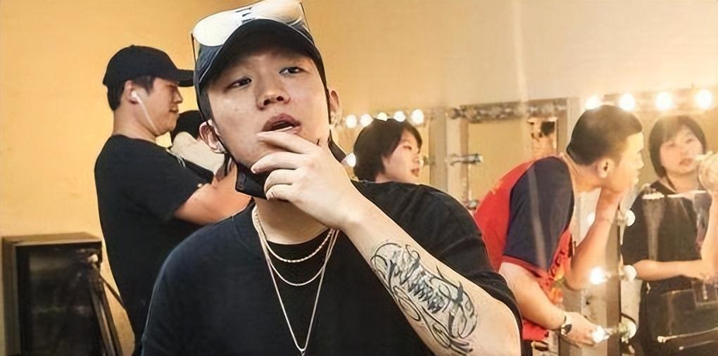 夜宿门五年后,李小璐与pgone,连演艺圈的门槛都迈不进去