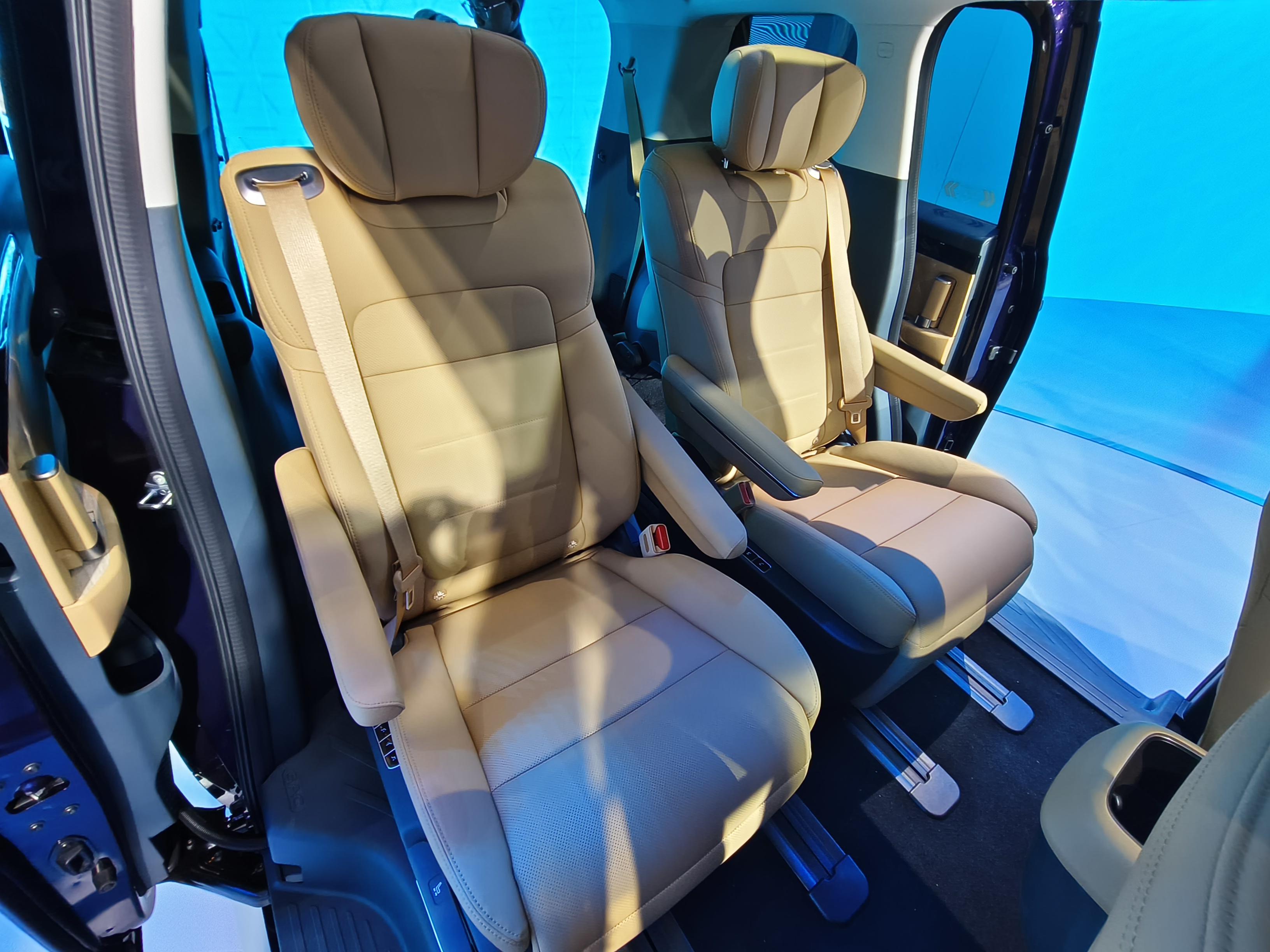 高颜值强品质长续航 广州车展实拍广汽传祺e8