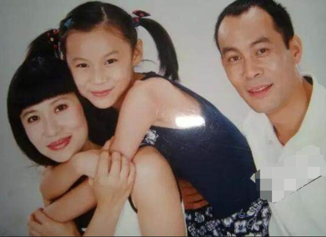 李云龙的妻子,赵刚的妻子,楚云飞的妻子,网友:差距不是一般大