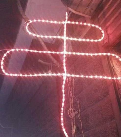 开心一刻:每当深夜我疲惫不堪的时候,总有一个小粉灯在吸引着我