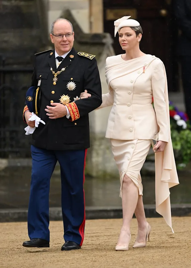 摩纳哥阿尔伯特亲王和夏琳王妃:用可爱的照片庆祝结婚12周年