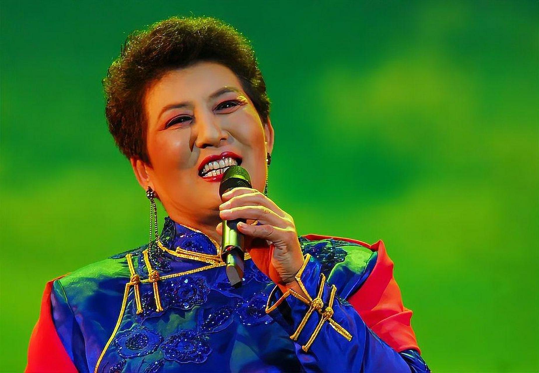 德德玛歌曲(德德玛歌曲美丽的草原我的家)