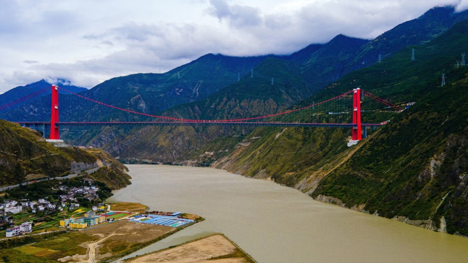 川藏铁路雅林段图片