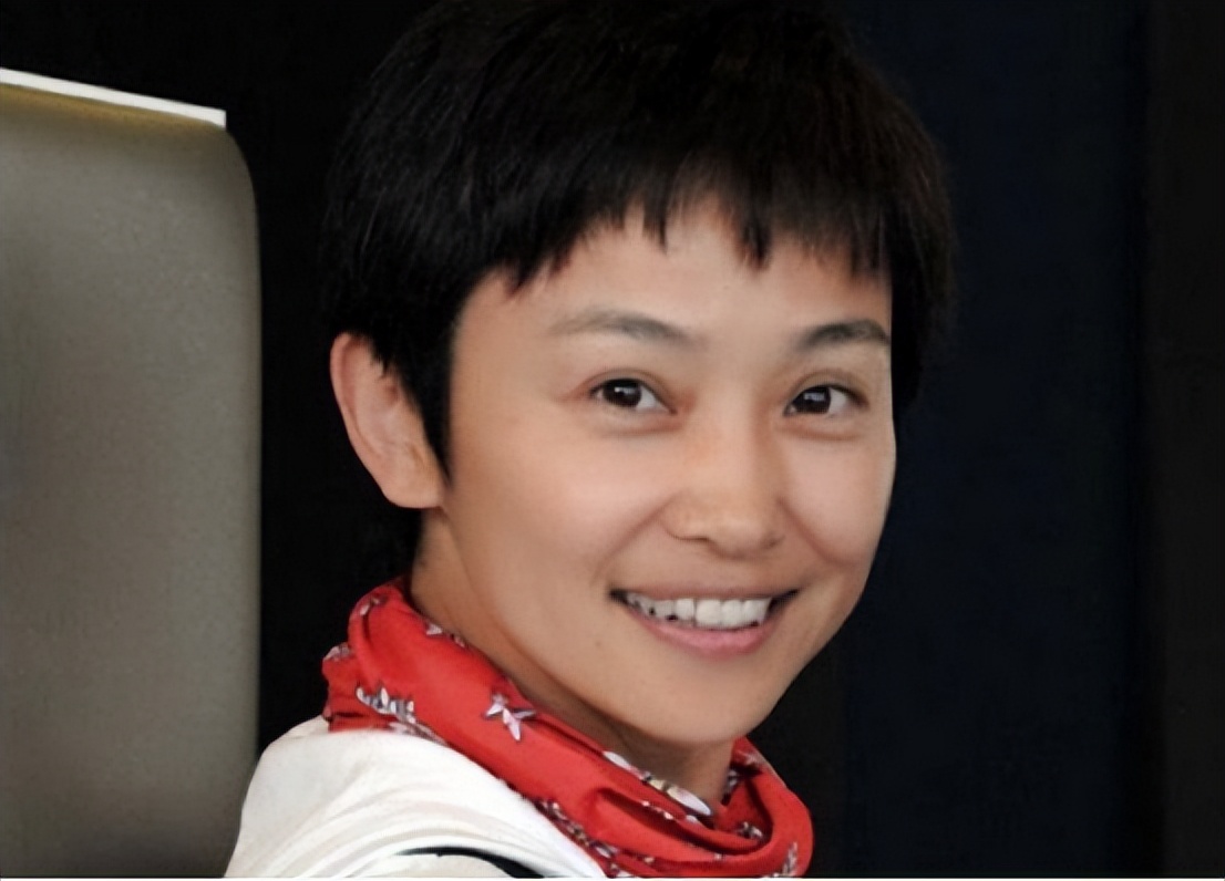 女保镖边梅:曾获"北京小姐"季军,身价过亿至今单身