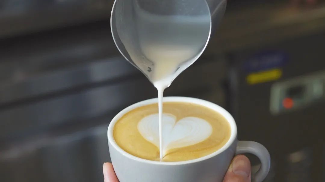 咖啡奶泡如何判断是否适合拉花?