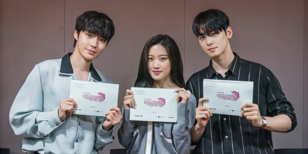 《女神降临》最新预告!文佳煐太会妆,被校草车银优见证超丑素颜