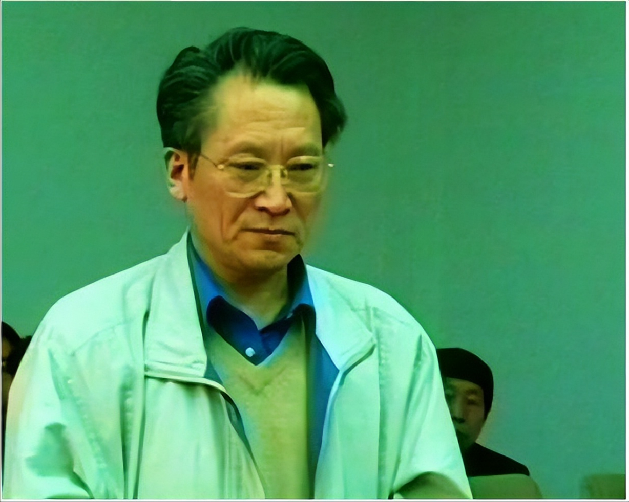 好色巨贪徐其耀:母女通吃,包养146名情妇,敛财千万被判死缓!