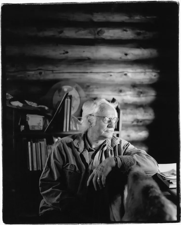 美国著名诗人罗伯特·勃莱离世,享年94岁,诗歌精选集欣赏