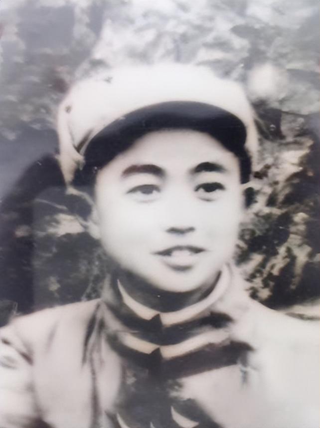 1米2的抗战老兵李安甫,13岁入伍,曾秘密暗杀7个日本军官