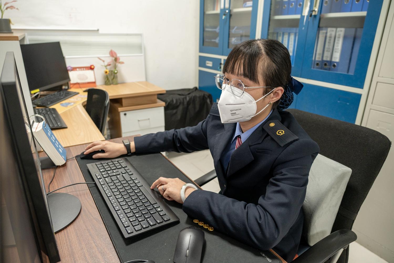 华南最大交通枢纽广州南站:4名女"精算师"精准提报加开列车