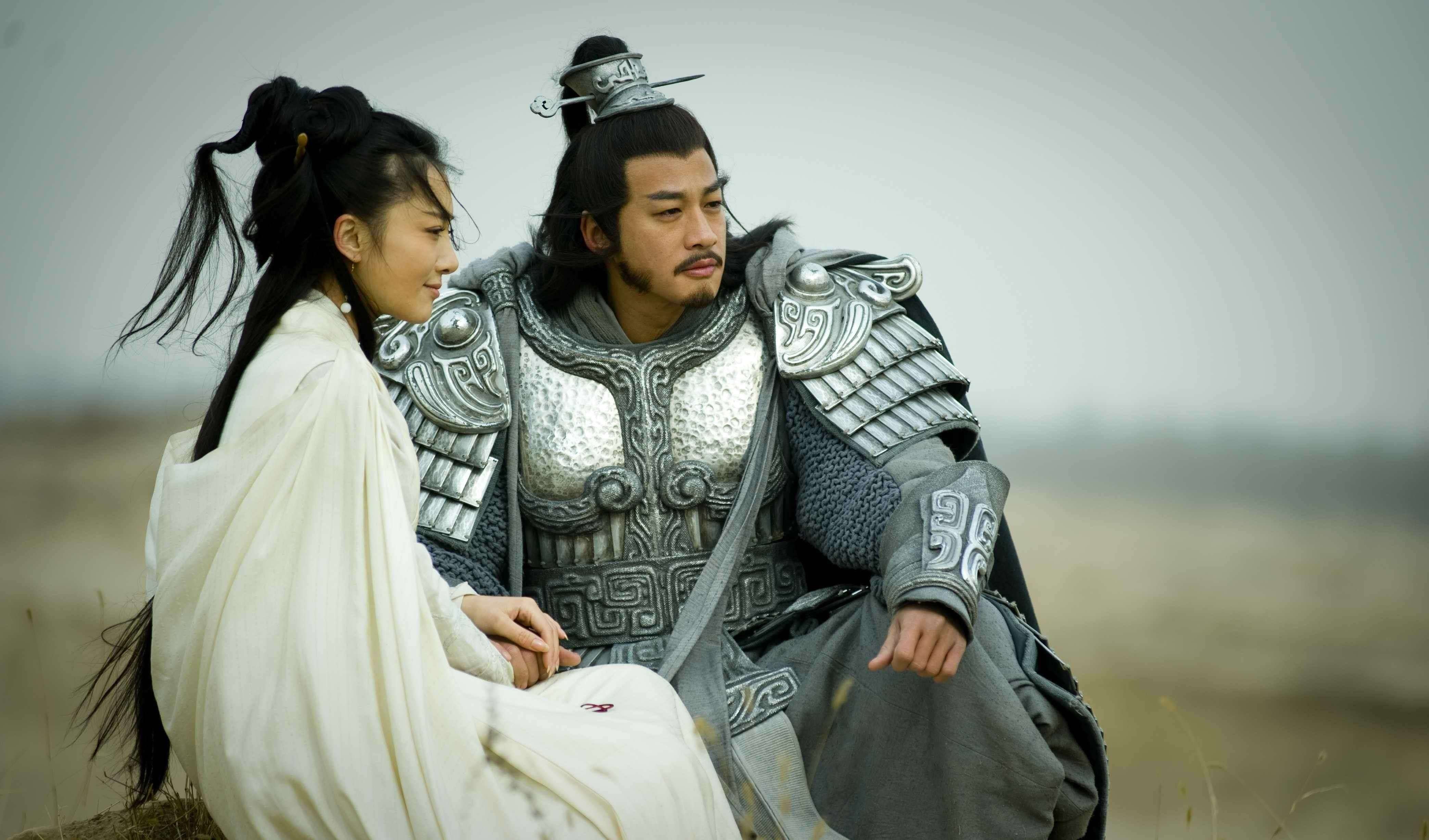 霸王战败乌江自刎,虞姬殉情,各界人士纷纷发布自己的看法