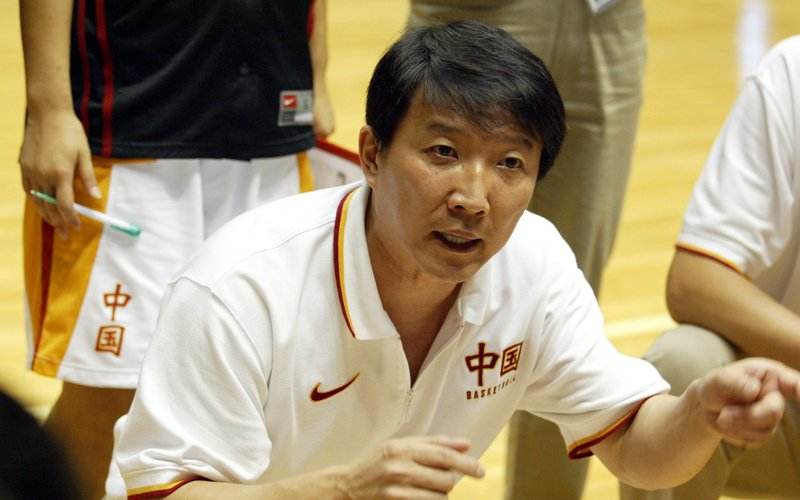 宫鲁鸣正式离开山东,安徽文一男篮官宣,他将带队冲击总冠军