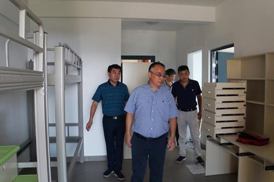 景德镇学院党委副书记,校长陈雨前检查新学期开学准备工作