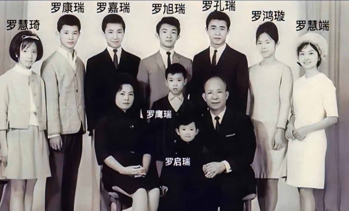 1989年,鹰君集团盈利达10亿港元,创历史最高记录.