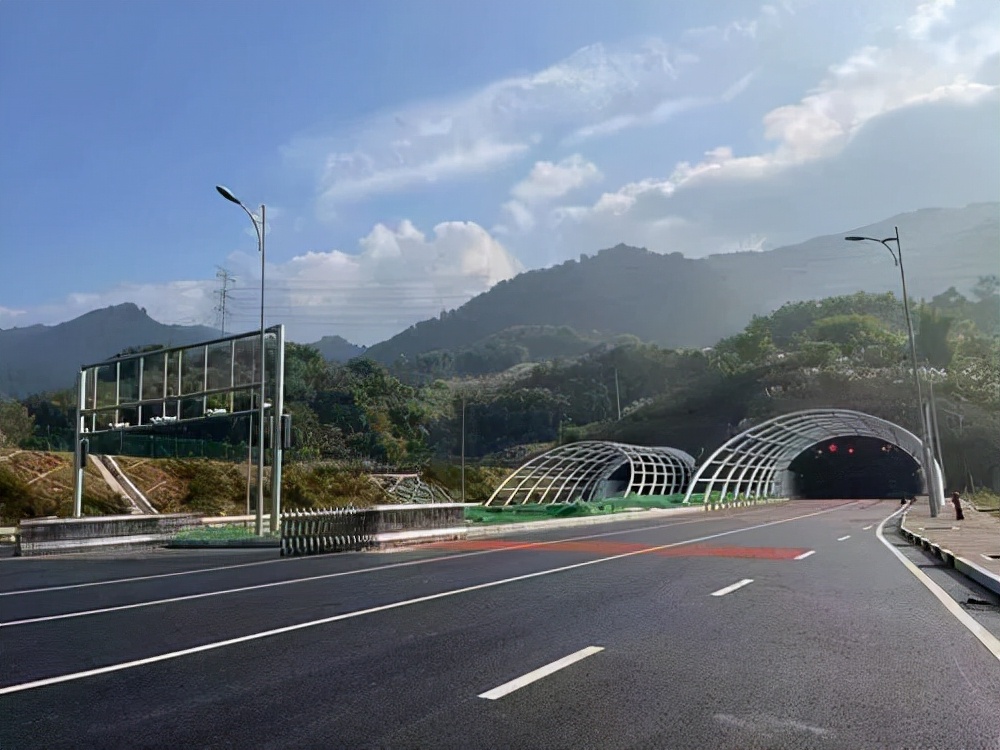 从红岩村大桥通过竣工验收,9号线月底运行,到龙兴隧道开通,再到白居寺